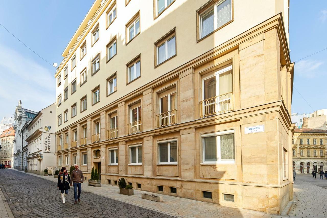 Pikachu'S Gallery - Historical Old Town Bratislava Exterior photo